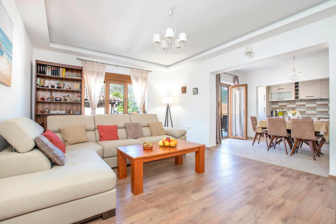 Seafoam Apartment Kotor Eksteriør bilde