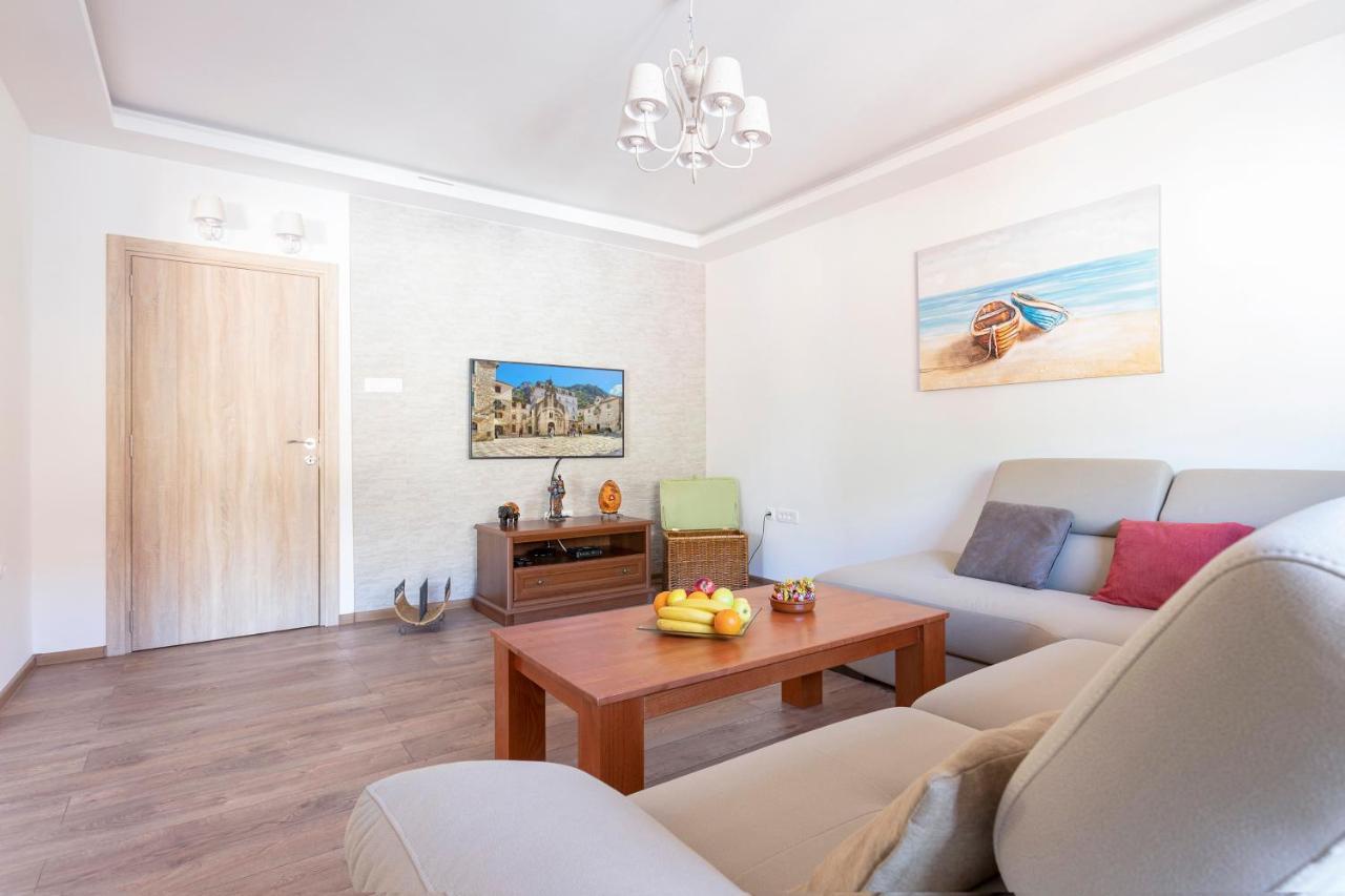 Seafoam Apartment Kotor Eksteriør bilde